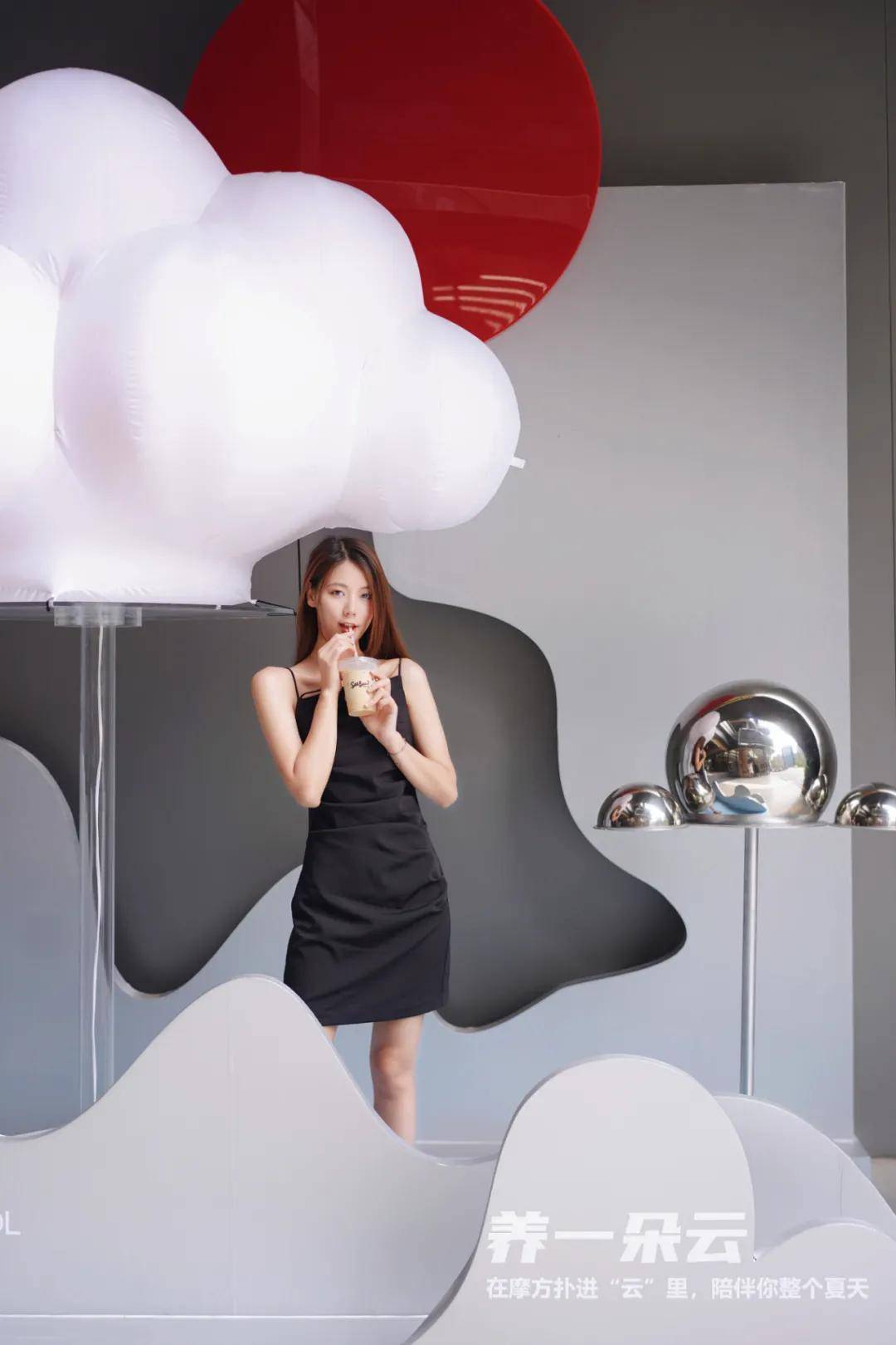 品牌|博主们抢着打卡的“云朵展”，好拍好逛好吃都在摩方了！