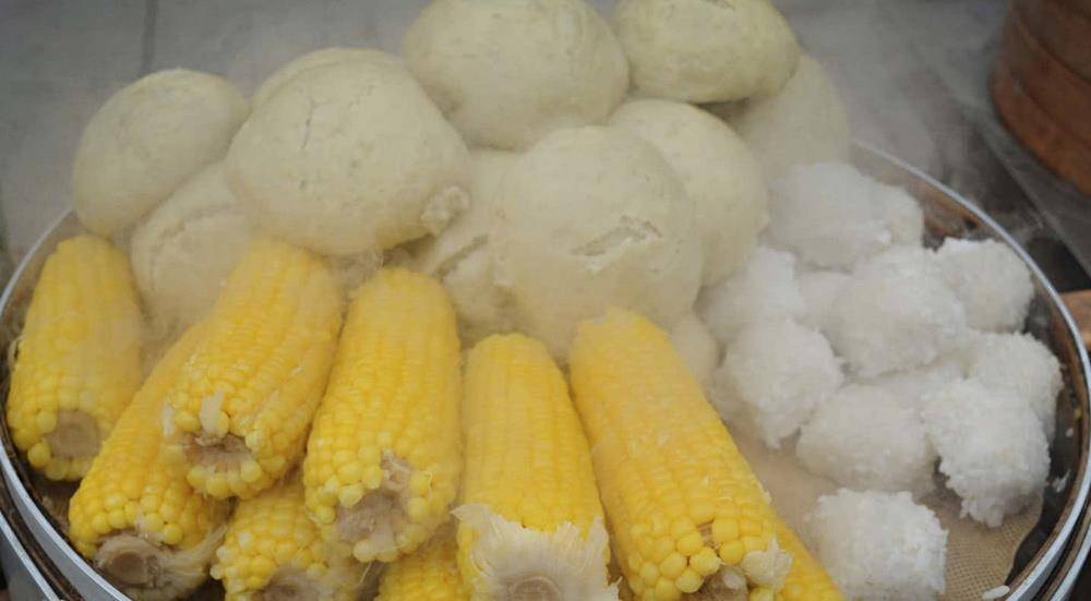 什么|小伙在街头卖早餐，很多人都说在这买早餐，比吃一碗羊肉汤都实在