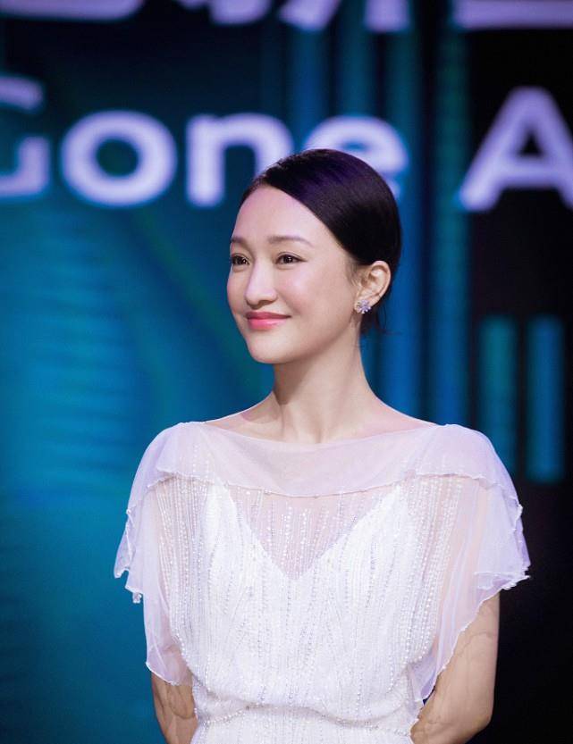 身材|“周公子”周迅身材真挺好，身姿挺拔有气质，看起来好有女人味