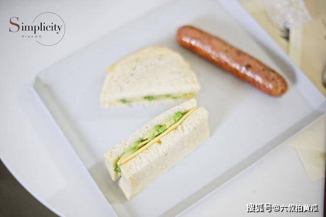 美食|十分钟快手营养早餐牛油果三明治，解决孩子上学大人上班赶时间