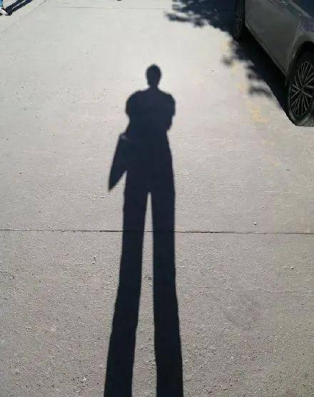 身材|UR如何靠“泡泡袖”成为当代女孩的快乐老家？