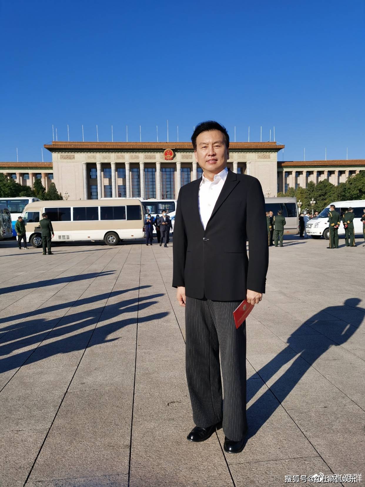 原创从站c位到绿叶陪衬53岁央视著名主持人张泽群逐渐被边缘化