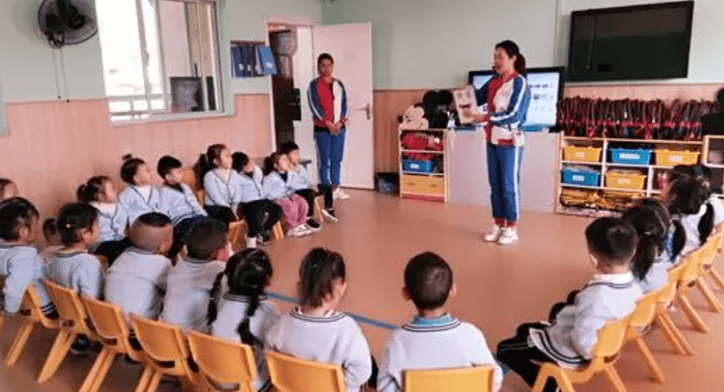 家长|公立幼儿园还是私立幼儿园，家长难以抉择，两者结合或许皆大欢喜