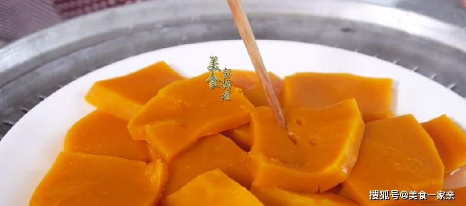 做法|半个南瓜一瓢面,不加水这样做出来的发糕,当早餐比面包松软营养