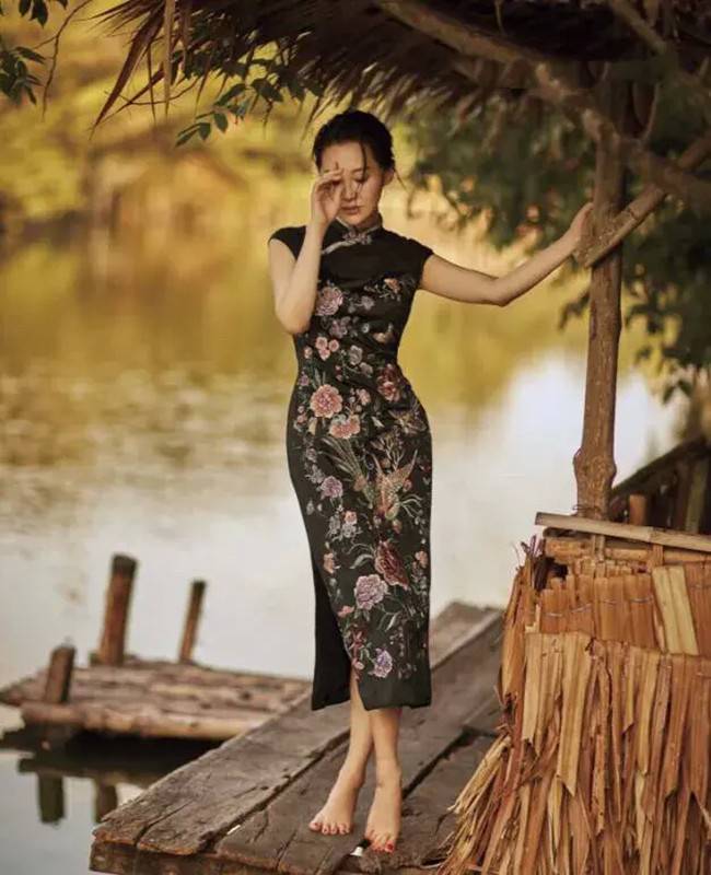 细节|《理想之城》孙俪太放飞,穿旗袍扮“邦女郎”真酷,比邓超有气场