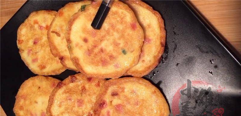 加入适量|豆腐别再炖着吃,加1个西红柿,教你很解馋的吃饭,越吃越香