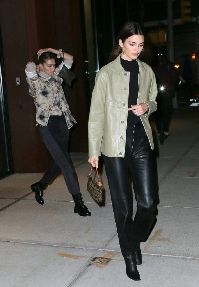 身材|超模肯豆、吉吉同框了！吉吉水墨上衣超吸睛，肯豆一身皮革更抢镜