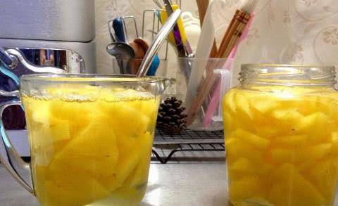 吃菠萝为什么要用盐水泡一下 ca56e6b86ed94fbf8b9b7d21459c0024.jpeg