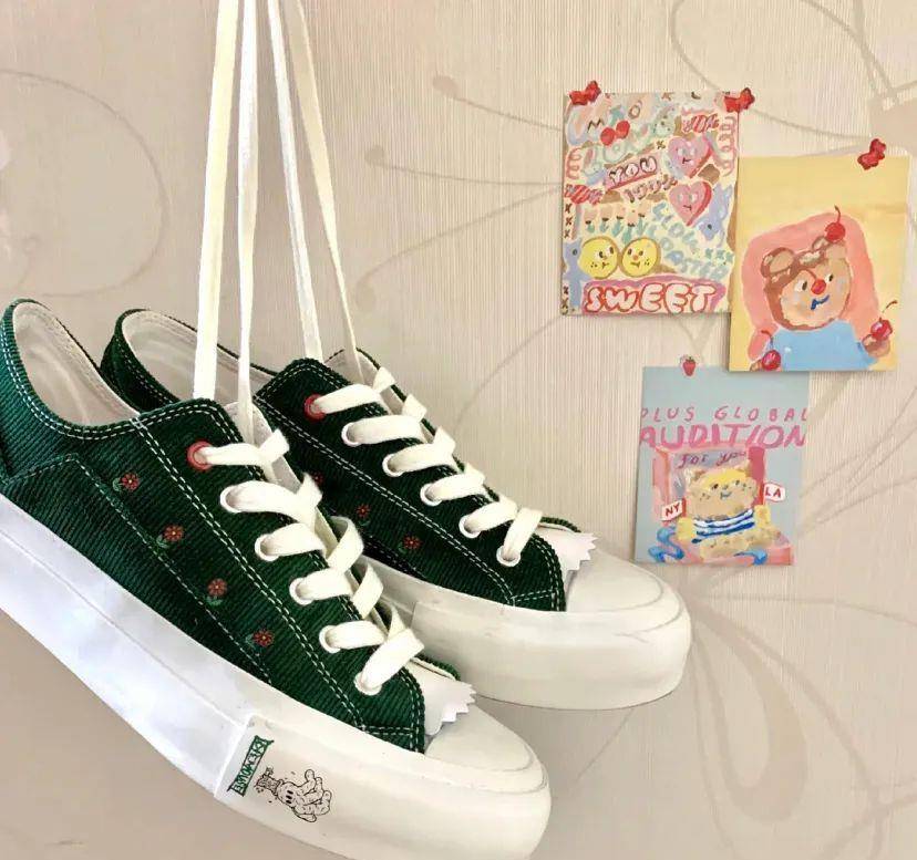 国货|穿国货潮鞋的女生，真的很Low吗？