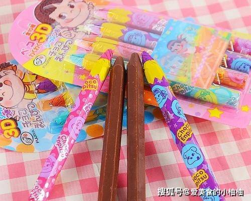 学生上课|学生上课敢“肆无忌惮”偷吃的零食，认出了果酱，却被固体胶骗了