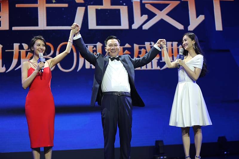 杨颖|杨颖的身材比例真好，和高圆圆站一起高半头，气场还挺强大的