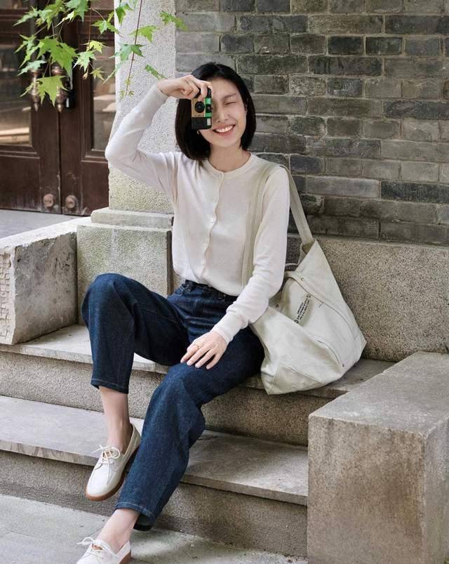 条纹|秋季半身裙穿起来会显得更有气质