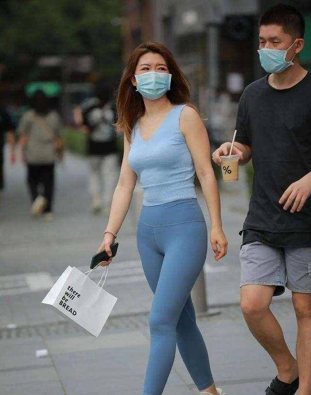 魅力|华丽典雅的打底裤穿搭帅气有魅力,如花美眷神采迷人,温柔浪漫