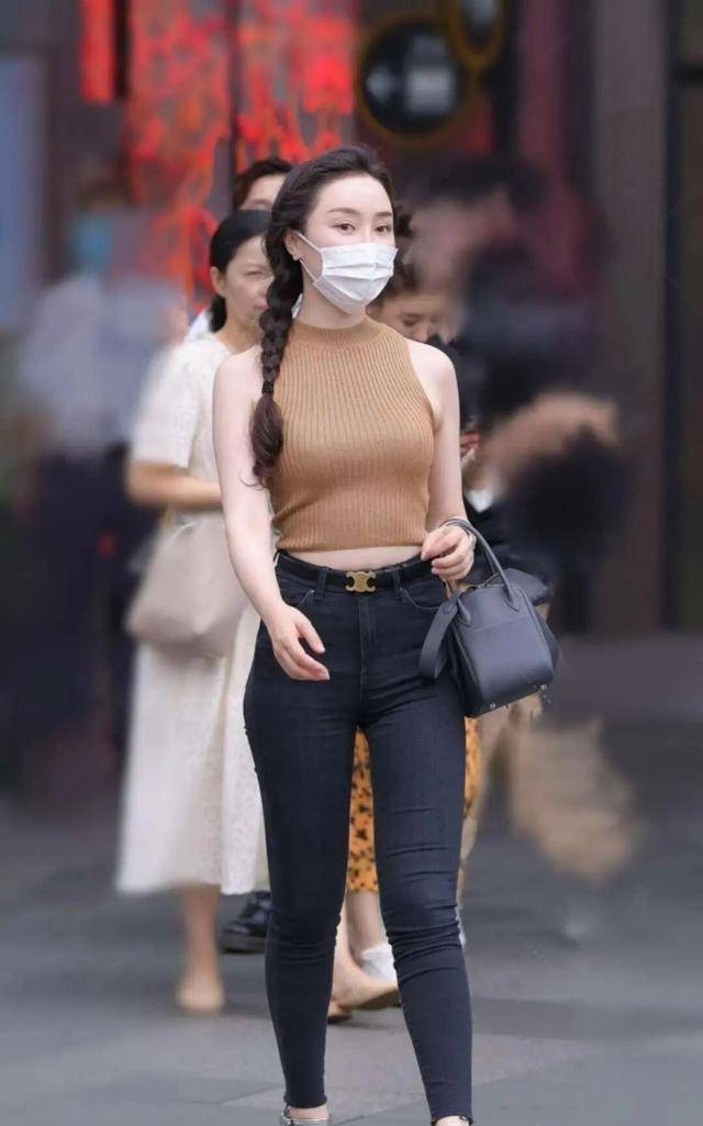 魅力|华丽典雅的打底裤穿搭帅气有魅力,如花美眷神采迷人,温柔浪漫