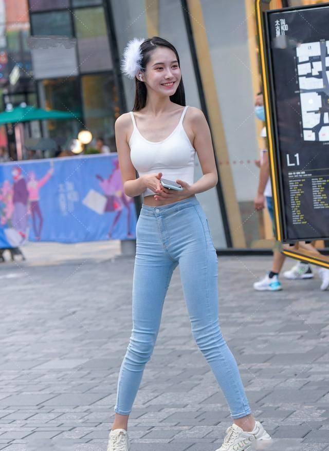 整体|高贵优雅的打底裤装扮更添清纯美感，展现迷人体态，美感十足