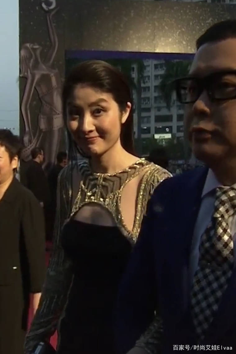 身材|陈慧琳不给雷颂德留面子，穿夸张镂空裙好美，173cm高他小半个头