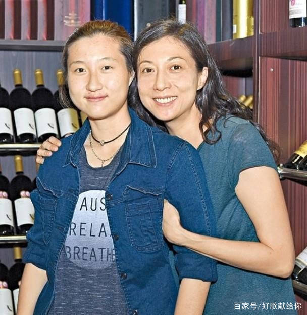 "小龙女之母"吴绮莉:一步错步步错,留不住成龙,更耽误了闺女_林凤娇