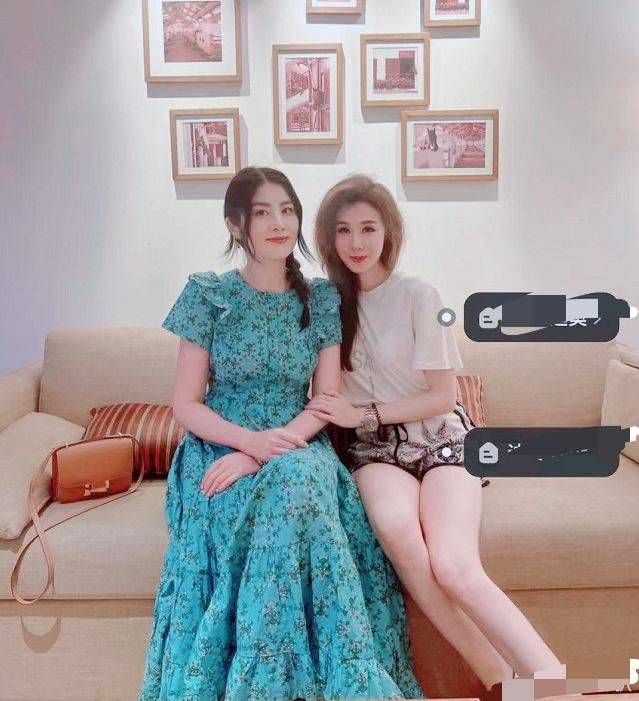 条纹|明星就是会保养，陈慧琳晒与好友合影，皮肤光滑紧致还光芒四射！