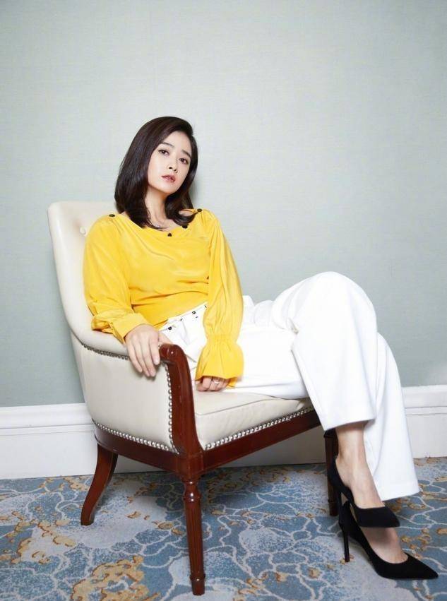 下装|扔掉你的阔腿裤！今夏流行穿这“4种”下装，50岁女人穿更时髦