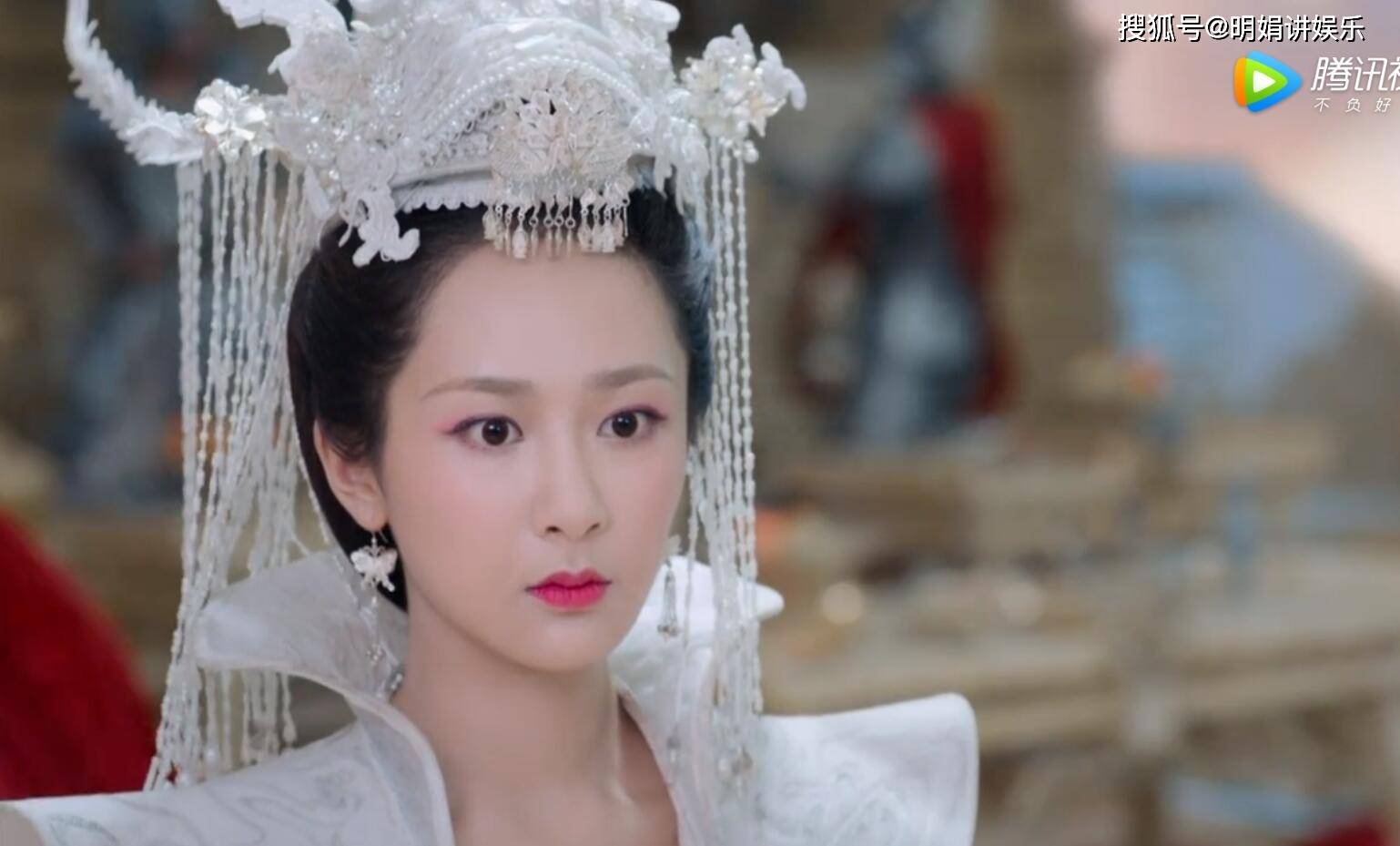 美人|素雅别致的银白流苏美人：锦觅不是最美天仙，素锦胭脂更是惊艳