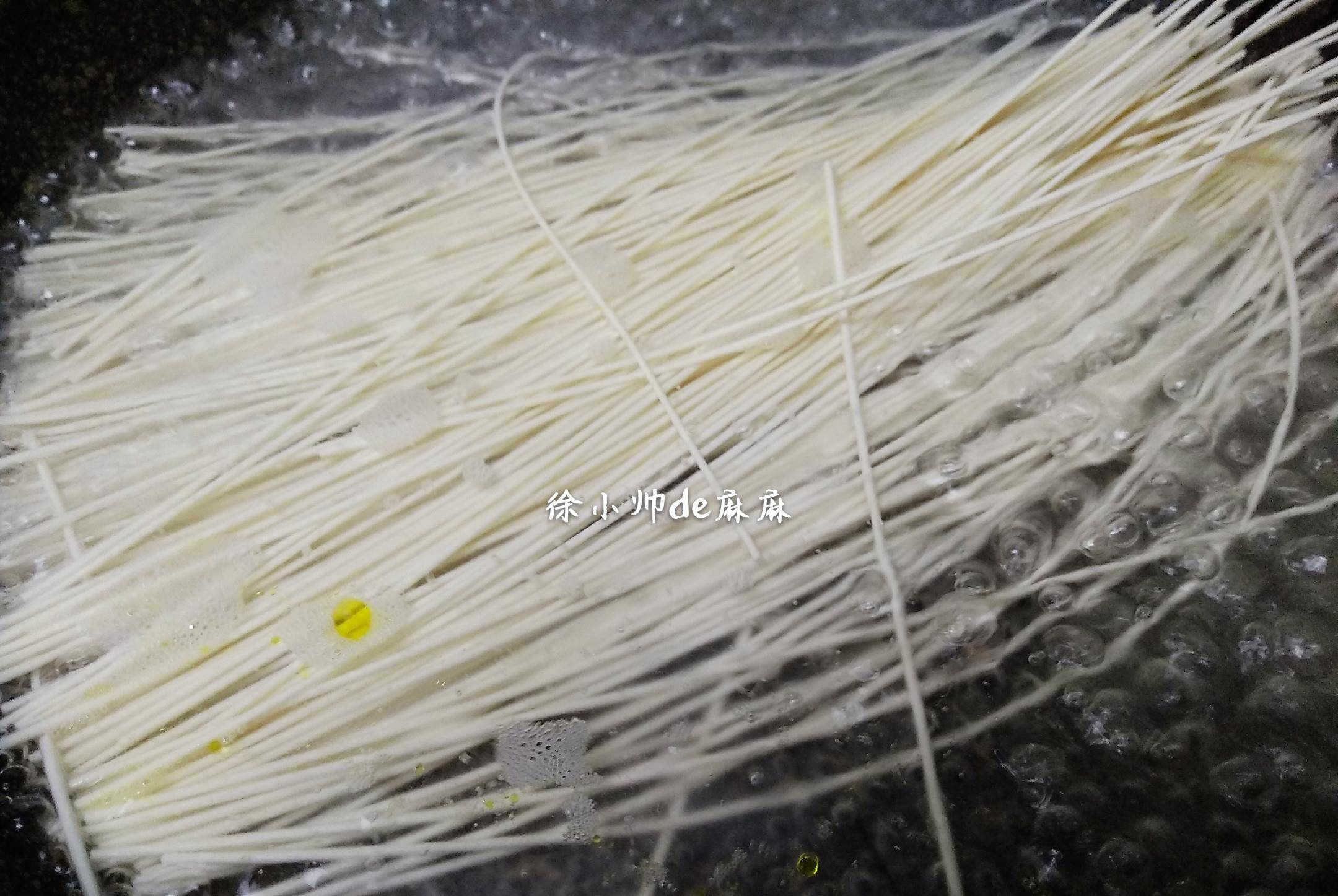 面的|快手早餐葱油面，十分钟都不要，给早上匆忙上班的自己来一碗吧！