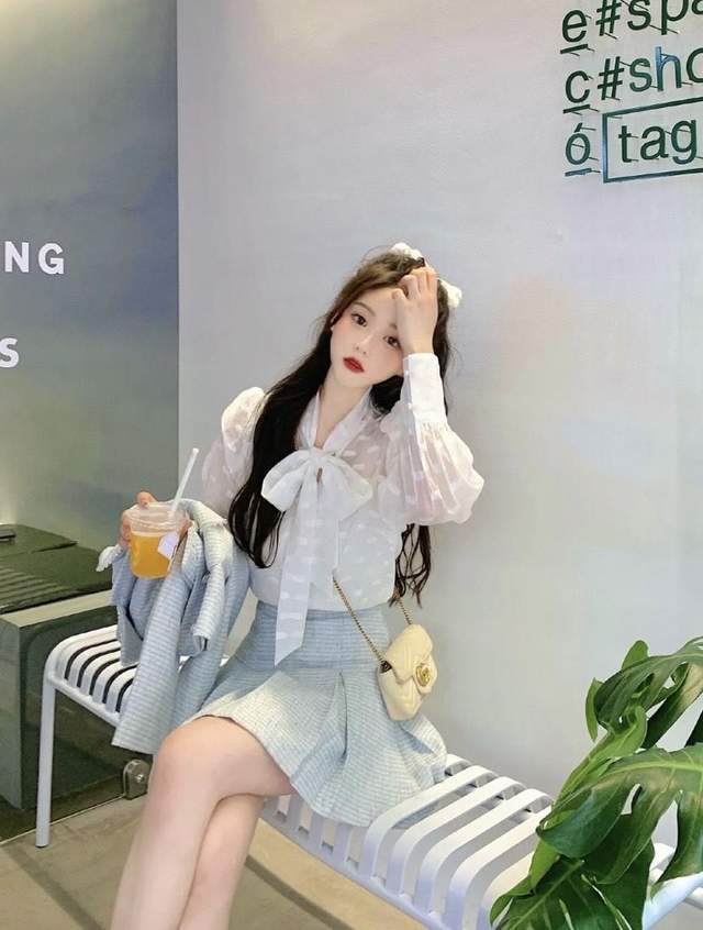 整体|秋天一定要穿一次“小香风套装”，高级不说还显白，美进骨子里