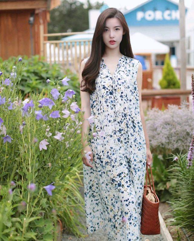 黑色|温柔浪漫简单干净的穿搭，可以把自身的魅力呈现出来，谁穿谁优雅