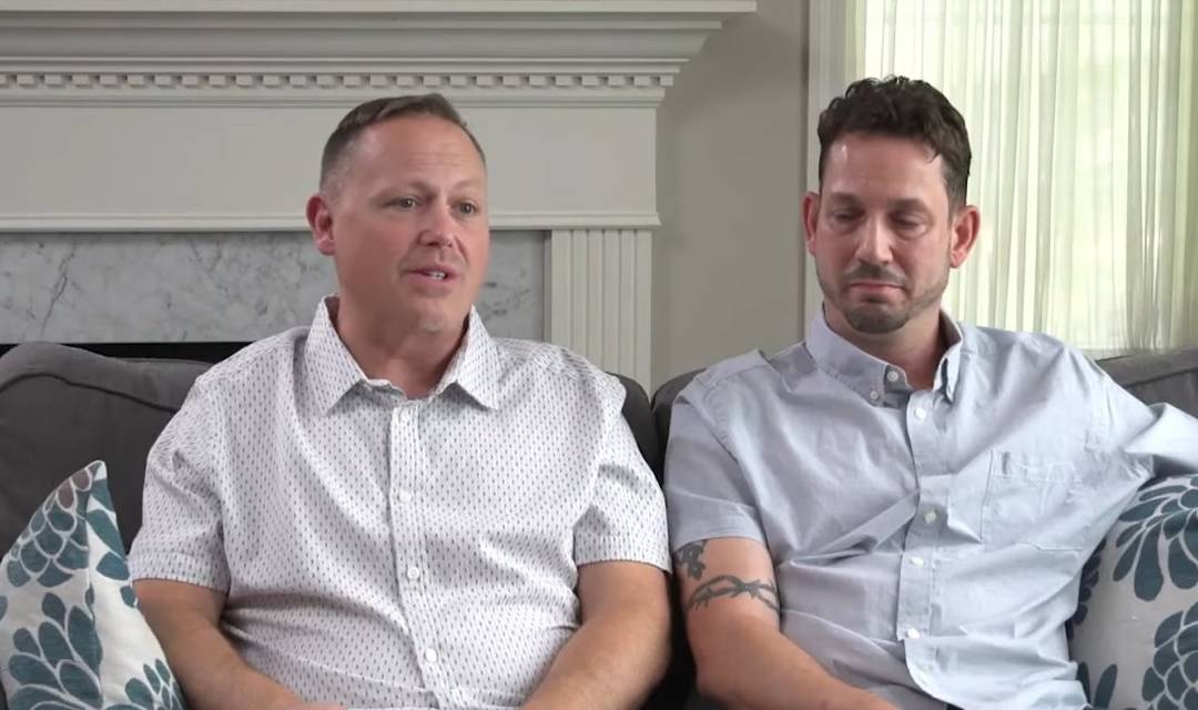 超有爱的同性夫妻 一口气领养6个兄弟姐妹 日子过成这样 史蒂夫