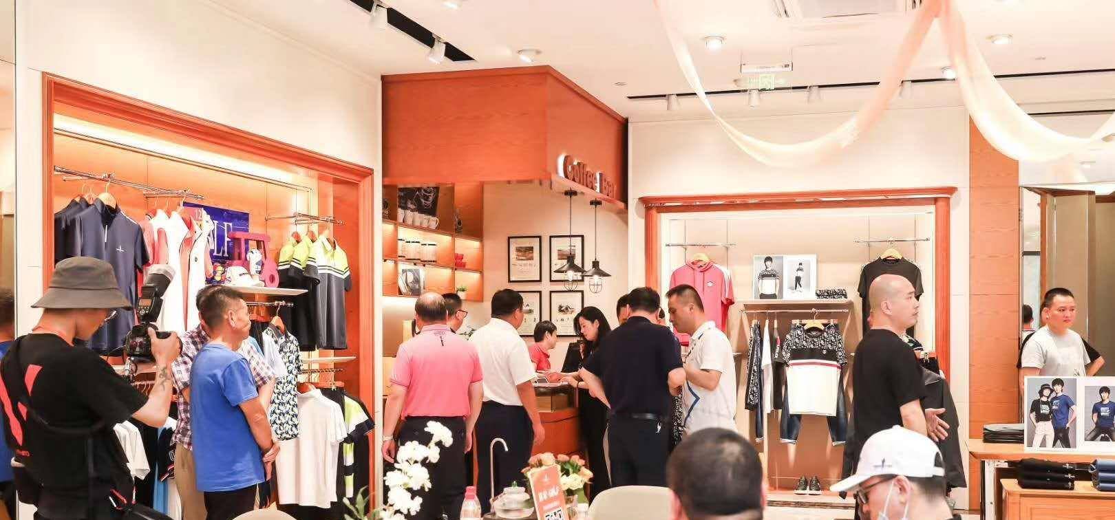 品牌|低迷的大环境之下，这个服饰品牌凭什么开自己的全球最大旗舰店？