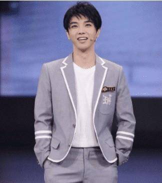 缺陷|172的华晨宇遇上173的关晓彤，暴露真实身高