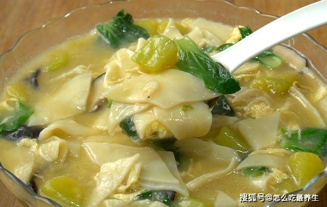 刀把|天冷了早餐就要这样做，里面有菜也有饭，爽滑筋道，营养又暖身