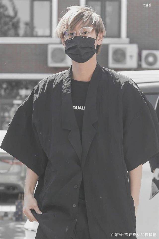 米卡|INTO1成员穿搭超撩人！刘宇酷飒，力丸可爱，米卡港风十足！