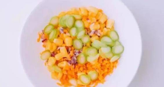 因为|早餐必备神器!圆葱蛋蔬饼,只需3步,轻松在家做!