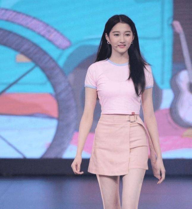 缺陷|172的华晨宇遇上173的关晓彤，暴露真实身高