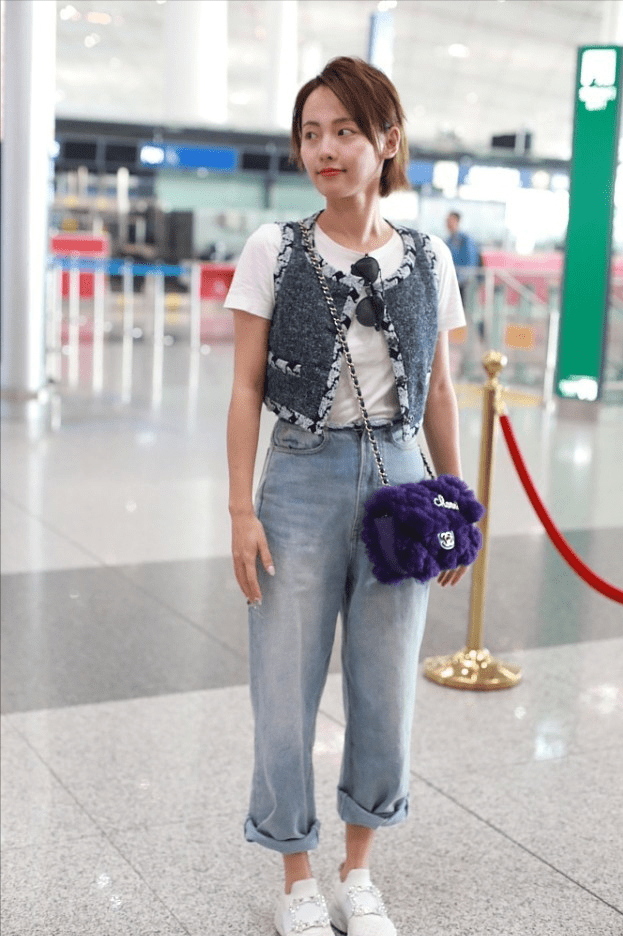 仙女|“辣妈”张嘉倪还有学生气，一身休闲清爽穿搭，真看不出30多岁