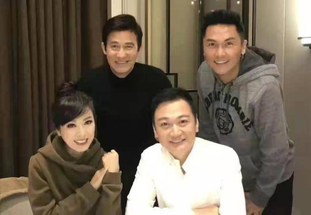 明星经纪人|8位TVB老戏骨齐来内地，米雪居C位红裙瞩目，众男星耐老堪比小生？