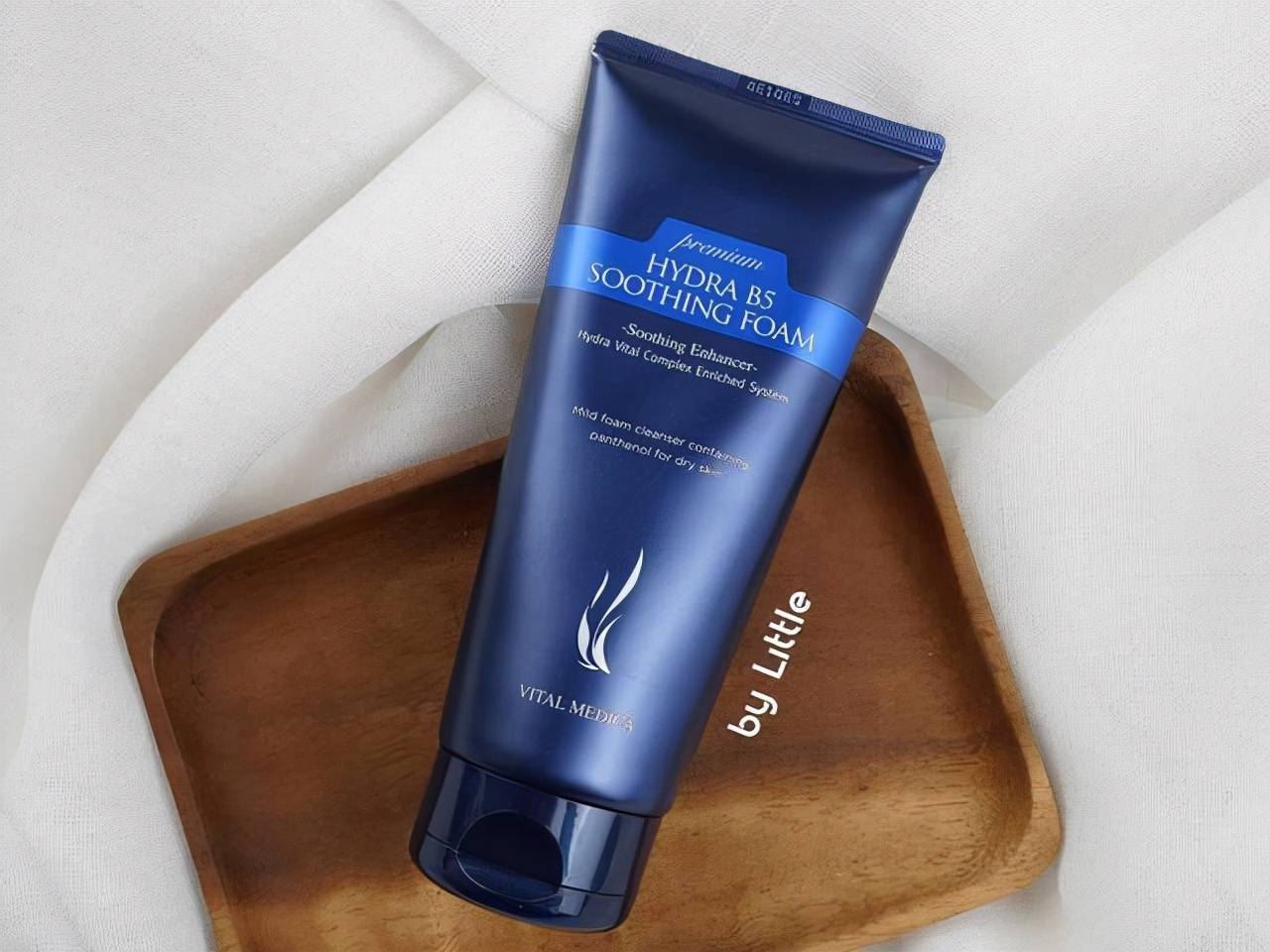 补水调理修复洗面奶推荐:使肌肤洗脸后,皮肤无紧绷,光滑柔嫩