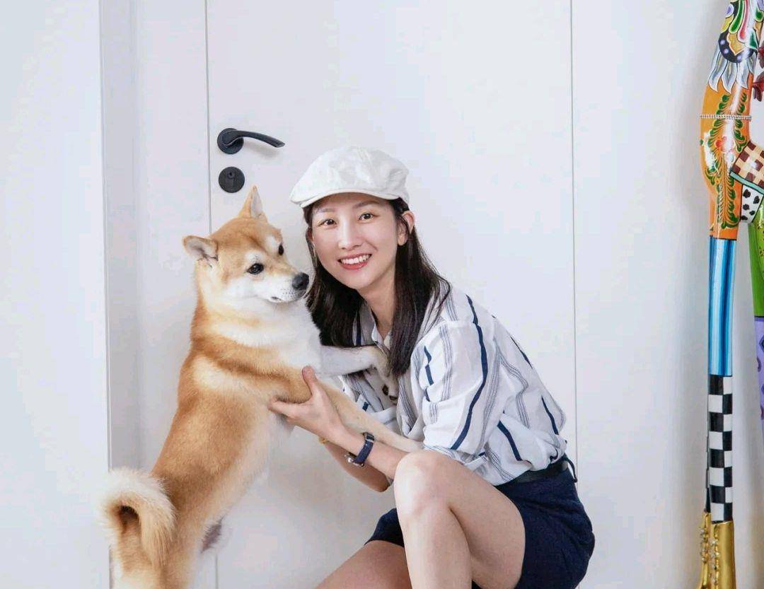 才会|不起眼的基础款服装怎么搭配才好看?只要穿对了,气质不输超模