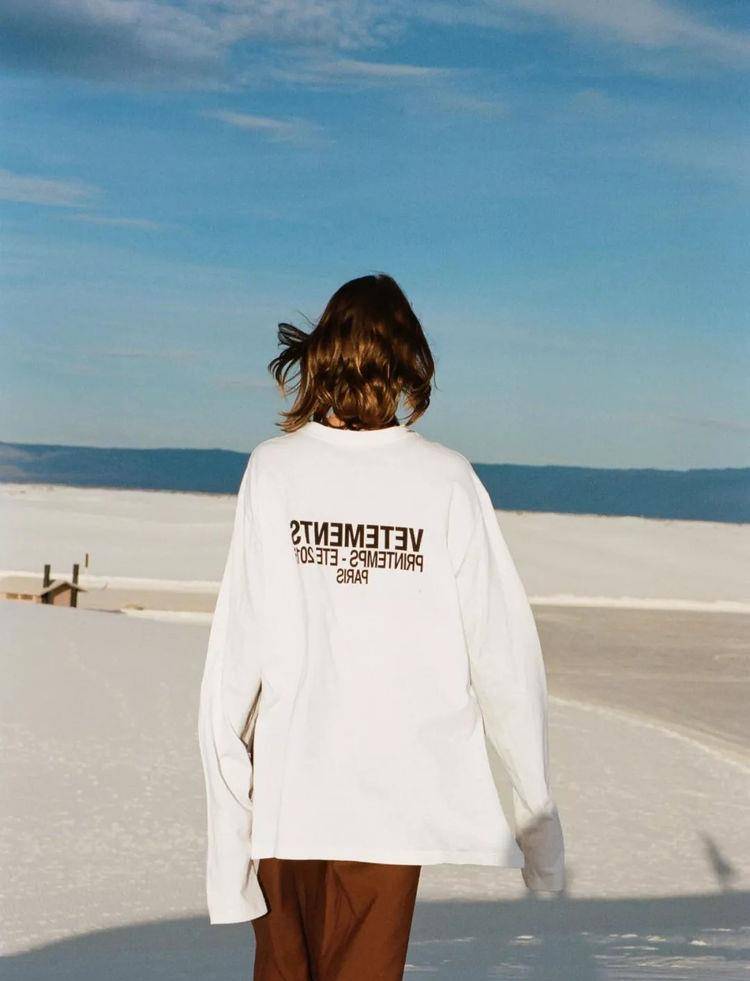 卫衣|倪妮用卫衣配阔腿裤好俏皮，少女感十足，小个子麻烦请跟周冬雨学