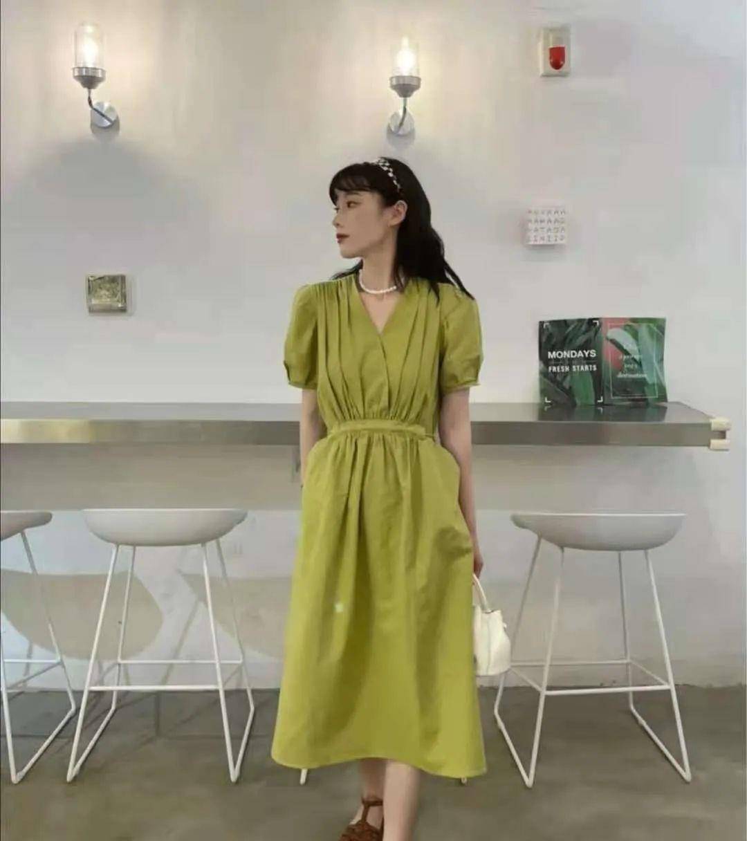 牛油果|牛油果绿连衣裙配什么鞋子好看