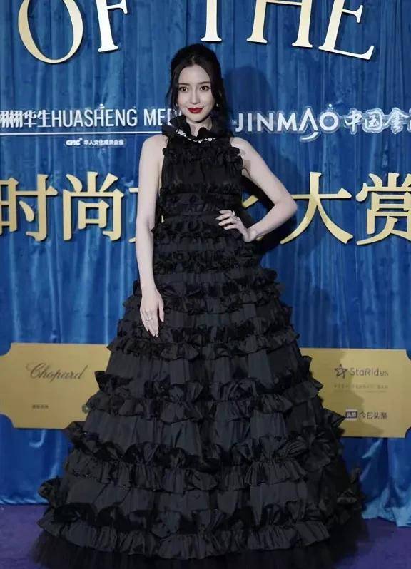 张雨绮|红毯斗艳，刘诗诗久违性感，倪妮40万豪表，不及张雨绮超低事业线