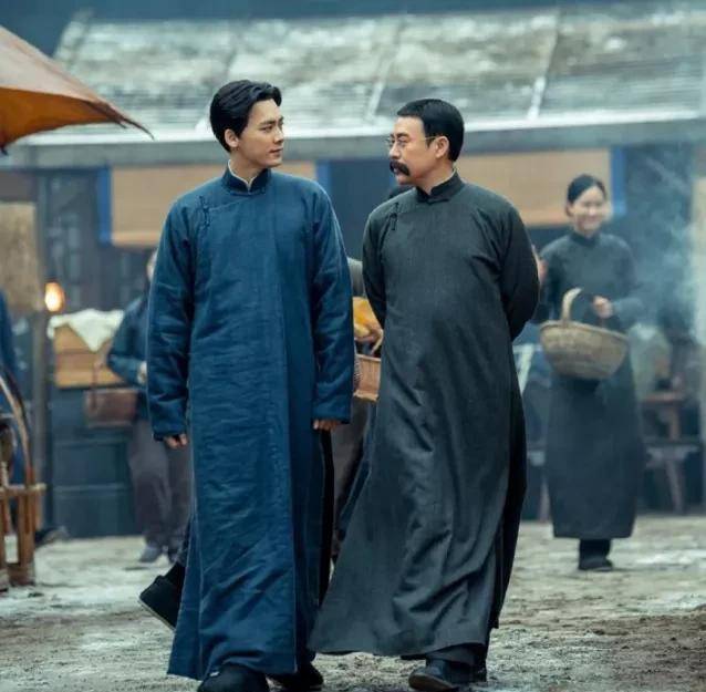 张颂文|同期第一，《人民日报》两次点赞，这部电影凭什么这么火？