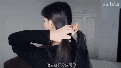 发型|别再披头散发了!这3个发型小技巧显嫩又高级