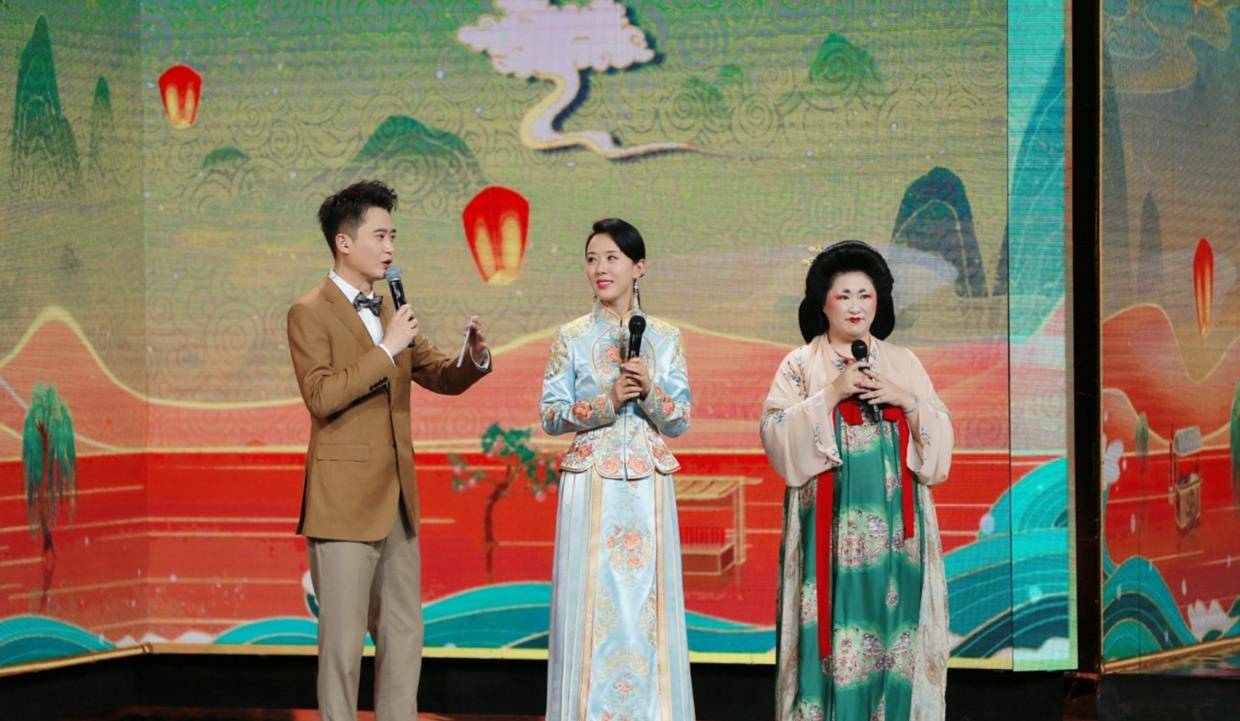 东方|颜丹晨新造型美出圈,一身“新国风”套裙优雅气质,尽显东方魅力