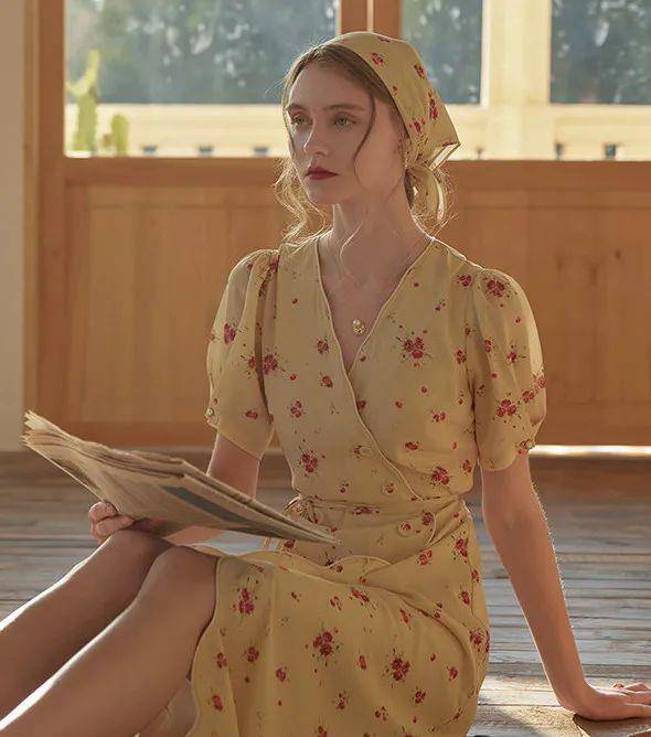 视觉|今夏“裙子+运动鞋”这样穿,好看死了!