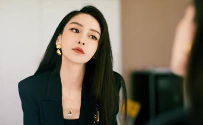 饱和度|杨颖虽然长得挺“妖”的，但穿上西装依旧气场好强，真让人佩服