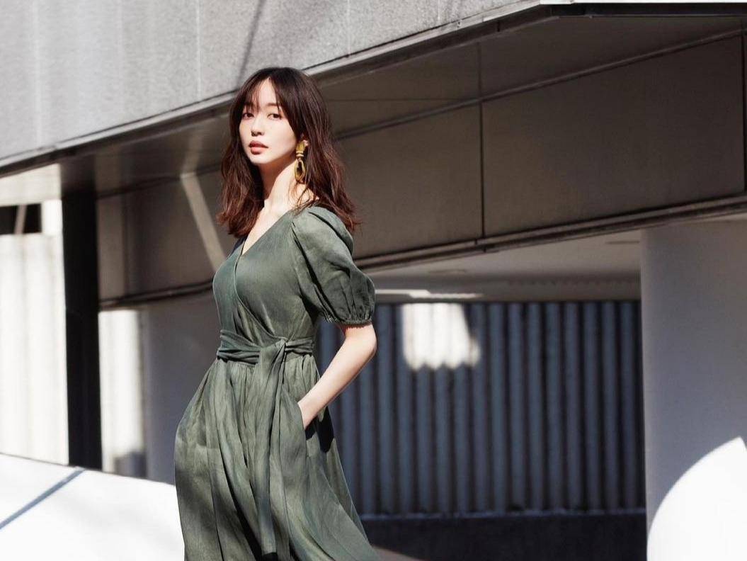 颜色|30+的女生穿衣不用愁,学“日杂”模特松岛花的搭配,时髦又好看