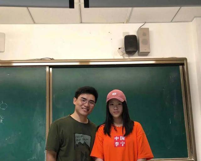 配饰|“双金姑娘”杨倩彻底火了！冠军变带货王，同款发饰美甲都好抢手