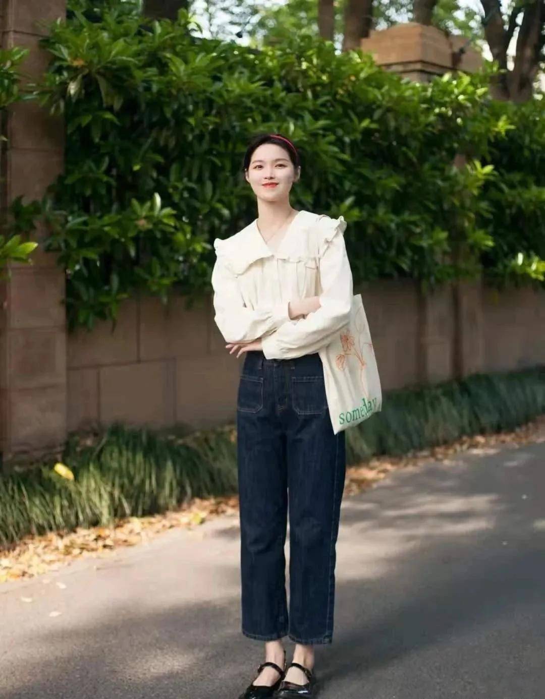 西装|中年妈妈建议少穿打底裤，多穿“烟管裤”，修饰腿型还显气质