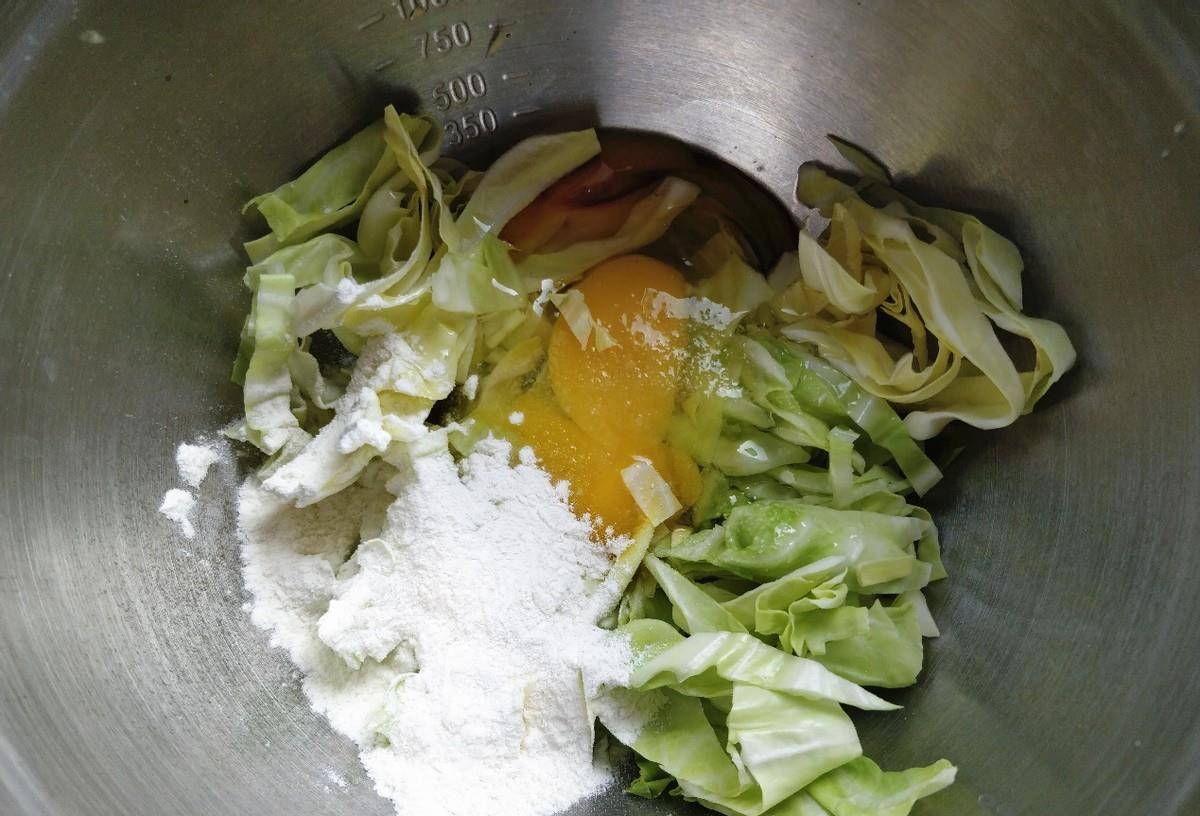 煎饼|在家做早餐饼，鸡蛋搭配卷心菜，好吃又美味